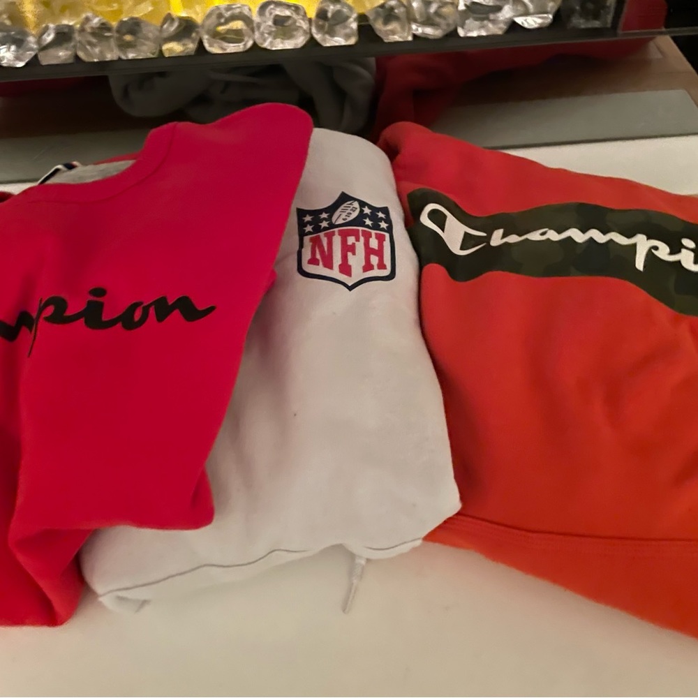 Like NEW 3setMen’s m sweatshirts w/and w/0 hood  Figured I do not wear